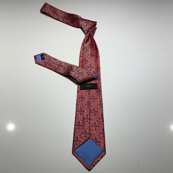 Alara Tie - Picture 5 of 5
